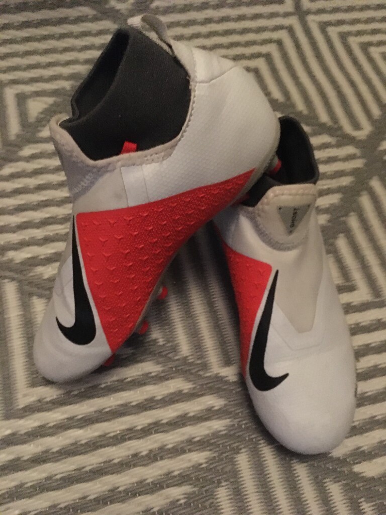 nike phantom vsn laces